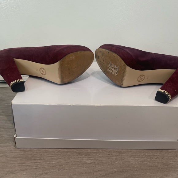 Michael Kors Sabrina Burgundy Chained Heel Suede Pump - Picture 7 of 8